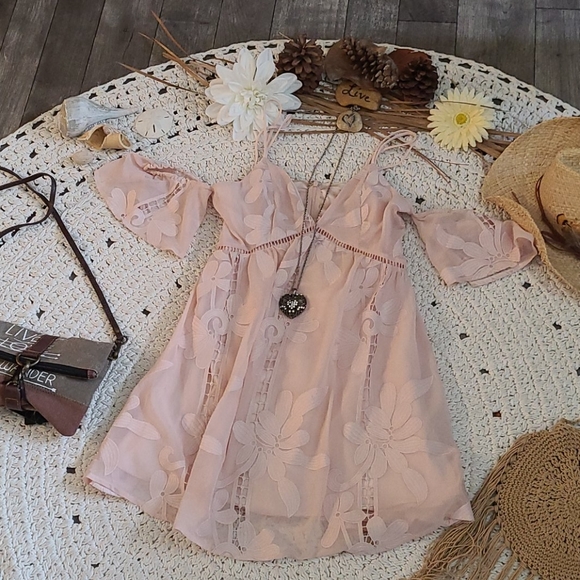 SALE LOVERS AND FRIENDS PINK EMBROIDERED DRESS - Picture 2 of 16